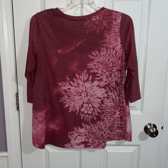 Woman’s 3/4 sleeve - Picture 2 of 3